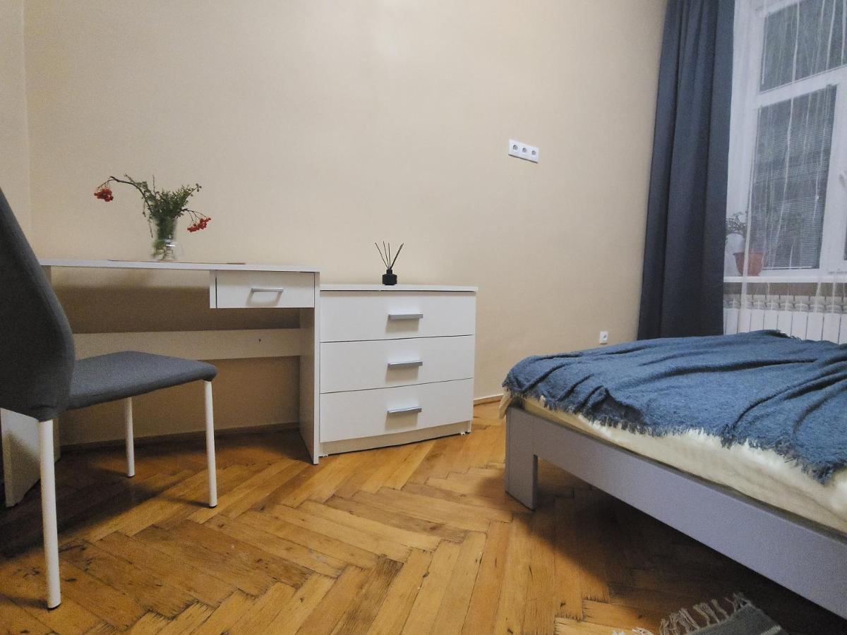 В Центрі М.Чернівці 2 Кімнатна Затишна Квартира. Zewnętrze zdjęcie